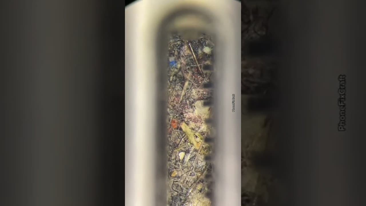 ניקוי מחבר טעינה — מתי לנקות, מתי להחליף, ואיך לא לעשות טעויות